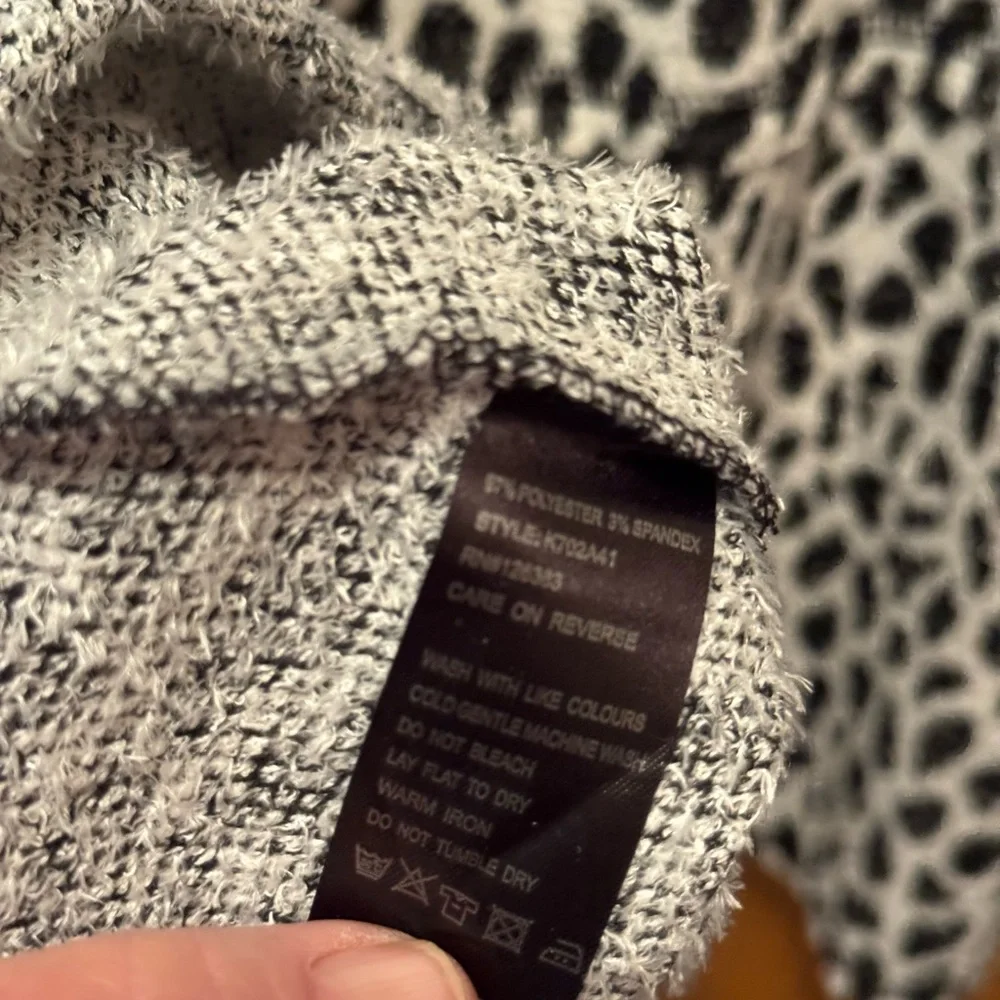 Women's Black and White Leopard Print Coat - Picture 4 of 5